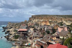 Dorf an der Küste Maltas